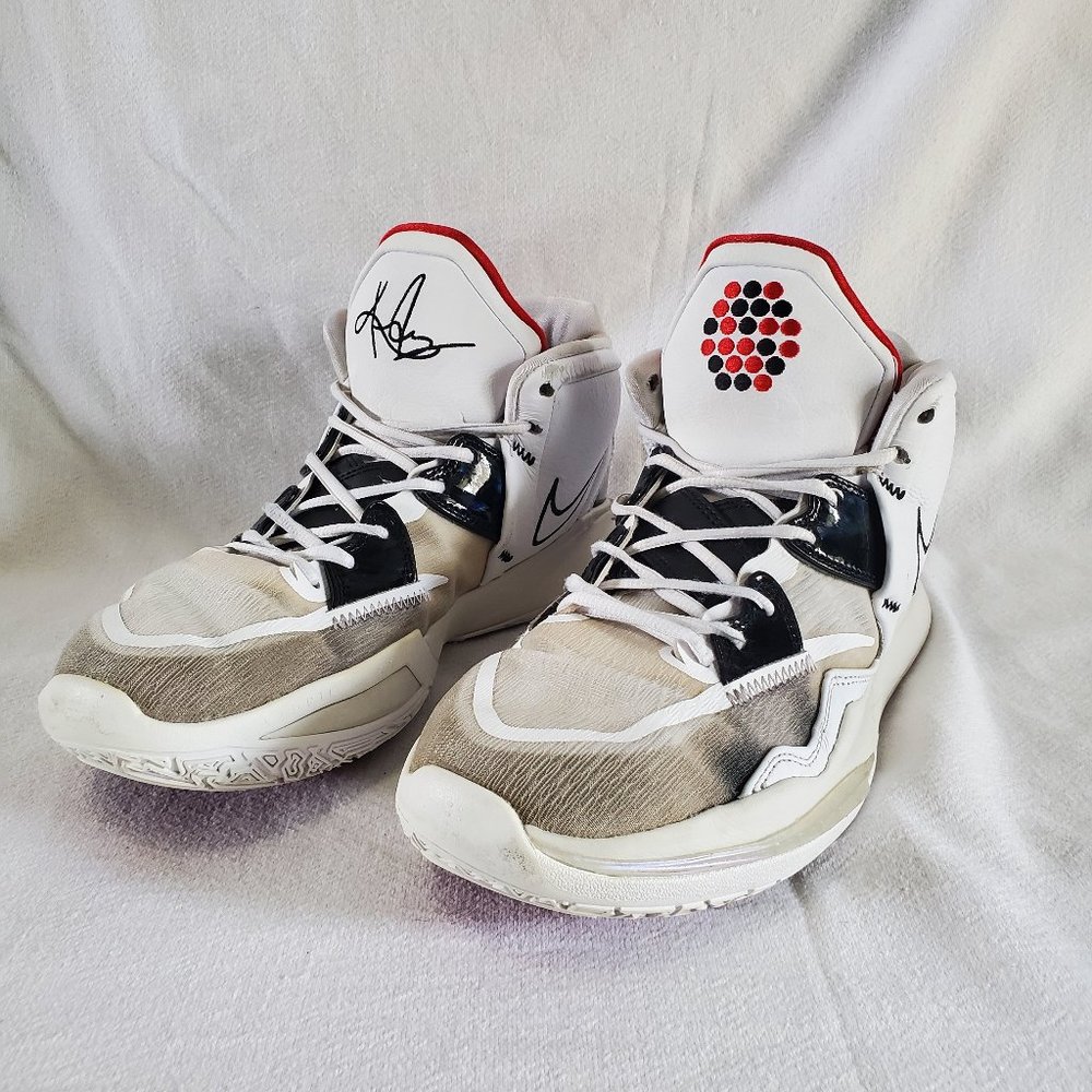 Nike Kyrie 8 Infinity Man Machine Size 11.5 Men